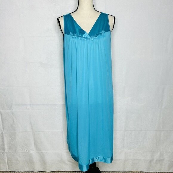 Vintage Vanity Fair Aqua Blue Sz M Nylon Embroidered Long Nightgown Sleeveless - Picture 1 of 9